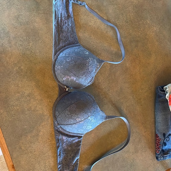 Victoria’s Secret bra with a shimmery purple - Picture 1 of 5